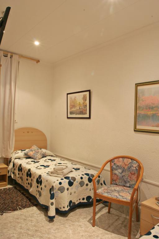 Hostal Aribau バルセロナ エクステリア 写真