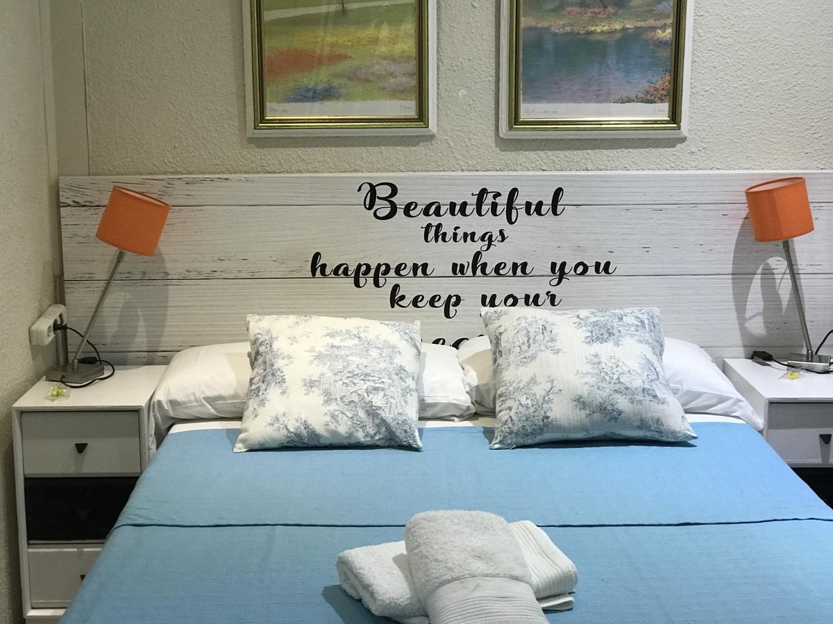 Hostal Aribau バルセロナ エクステリア 写真